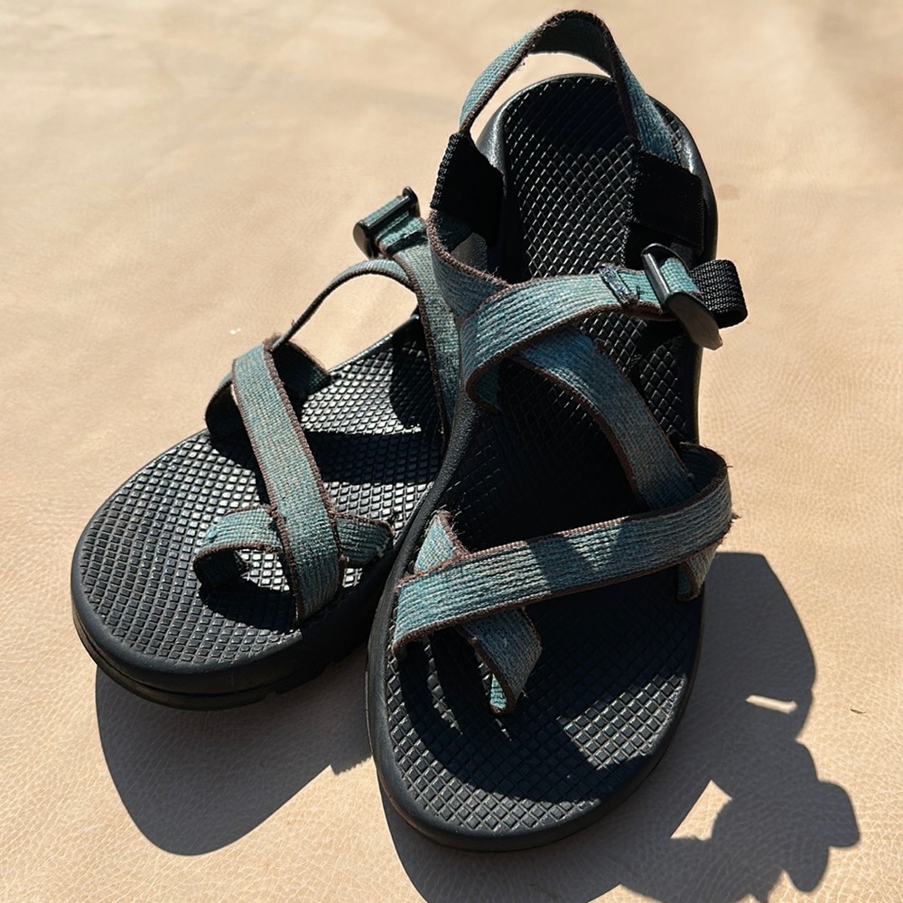 Chaco Women’s Z2 Black, Brown & Blue Size 8.5
